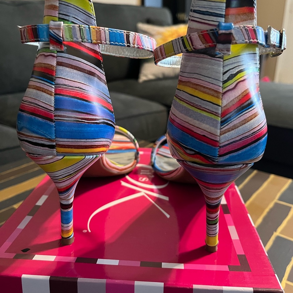 Multi-color Heel Sandals - Picture 3 of 5